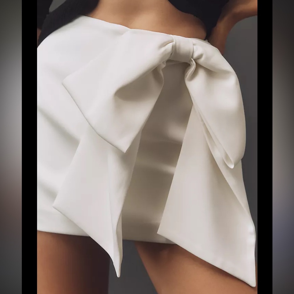 Endless Rose White Mini Skirt with Bow Detail